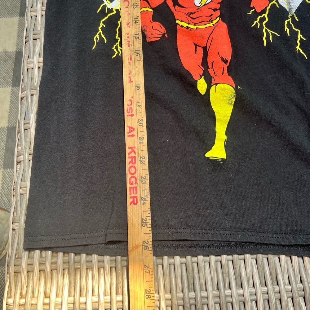 The Flash Black Graphic Tee - Picture 7 of 9